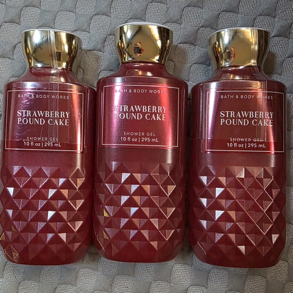 Bath & Body Works Other - Bath & Body Works Strawberry Pound Cake Shower Gel - Red and Gold